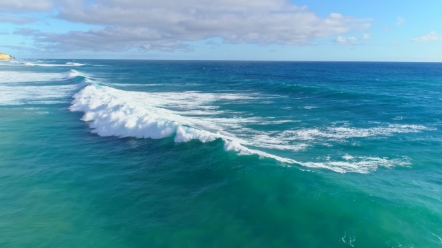 Pada Hari Kedua, Otoritas Tuhan Mengatur Air, dan Menciptakan Cakrawala, dan Ruang bagi Kelangsungan Hidup Manusia yang Paling Mendasar pun Muncul