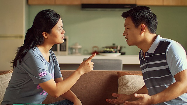 Ketika aku bergaul dengan keluarga dan teman-temanku, aku selalu marah dan mengungkapkan darah panas ketika menghadapi hal-hal yang tidak memuaskan. Aku merasa sangat derita dan ingin mencari tahu, bagaimana aku bisa bergaul secara normal dengan orang dan hidup dengan sifat  kemanusiaan yang normal?